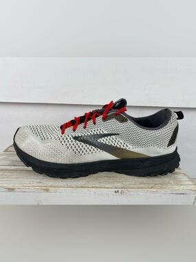Brooks Revel 4 athletic running shoes size 11.5